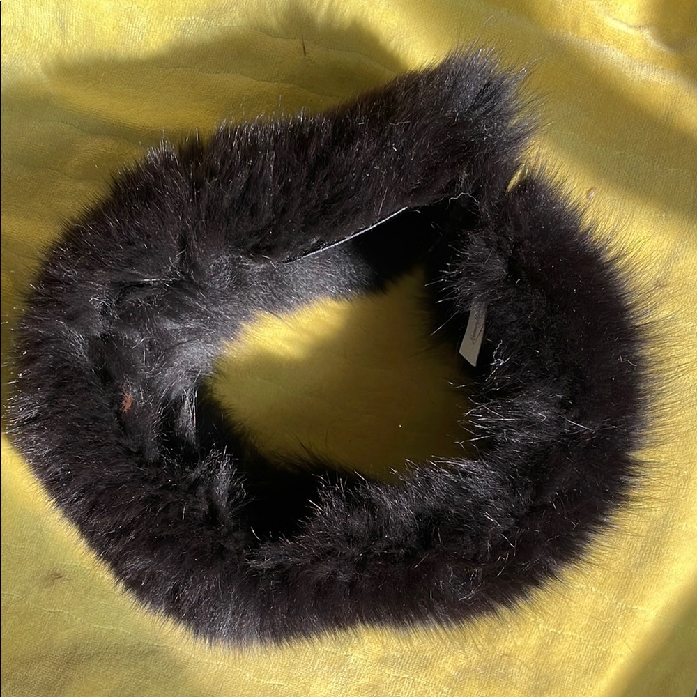 Neiman Marcus Black Fur Hairband - Picture 2 of 5